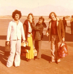 עם הפלטינה 1974. מימין: קמינסקי, קונצמן, אלונה טוראל, מיכאל תפוח אמרגן