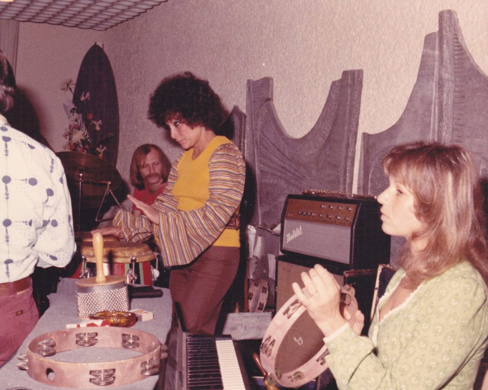 עם הפלטינה - אלונה טוראל, אנה מריה, אהרל'ה קמינסקי 1976