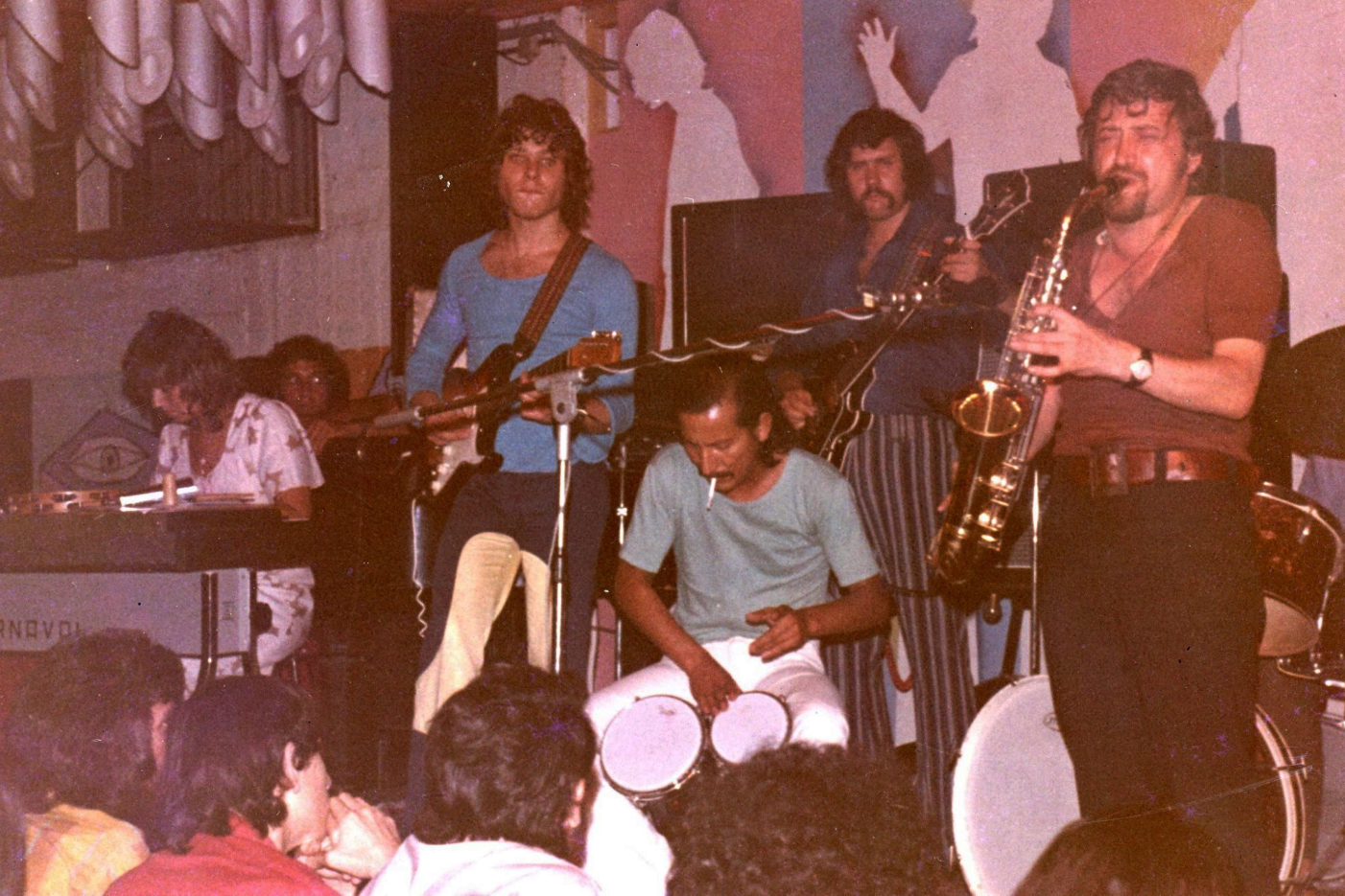 עם הפלטינה - בברברים 1972. משמאל: אלונה טוראל, יצחק קלפטר- בס, קרלוס אלברטו- בונגוס, לב זבגינסקי- בס, רומן קונצמן -חליל,